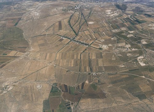 Archive record 132: Wilhelma colony and the wider surroundings as far as el-Jehudije, with Wadi Rentje to the north, et-Tire to the east, and Nebi Kifil and el-Churab to the south