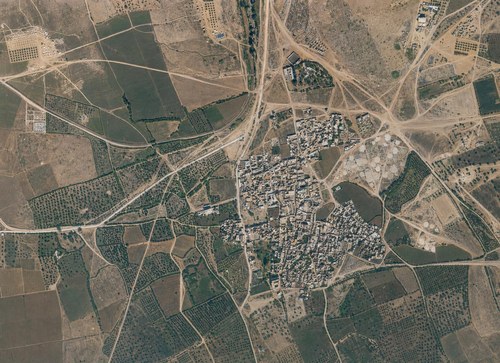 Archive record 180a: er-Ramle and immediate surroundings (vertical photograph, damaged)