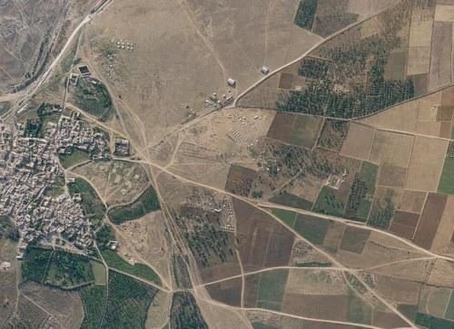 Archive record 182: er-Ramle and immediate southern surroundings, military camp (vertical photograph)