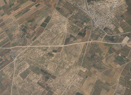 Archive record 208: Northwest of er-Ramle: overview of the terrain as far as the village of Sarafand, 4 km of the Jaffa-Jerusalem road, and the railway junction toward Jerusalem and Gaza