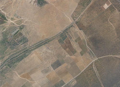 Archive record 208f: Northwest of er-Ramle: overview of the terrain as far as the village of Sarafand, 4 km of the Jaffa-Jerusalem road, and the railway junction toward Jerusalem and Gaza