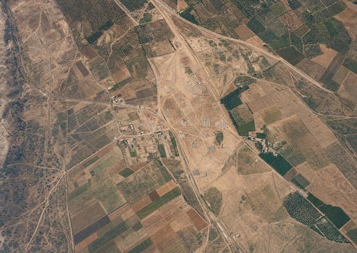 Archive record 269c: overview of the terrain of Bir-Salem (German farm) (3 km east of Nes Ziona), Khirbet Abjar el-Lemun, and the Lidd-Gaza railway, similar to no. 268