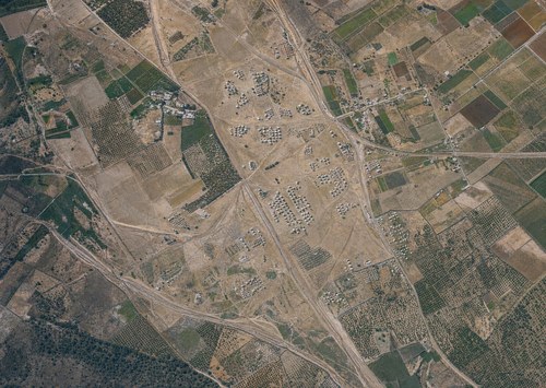 Archive record 269d: overview of the terrain of Bir-Salem (German farm) (3 km east of Nes Ziona), Khirbet Abjar el-Lemun, and the Lidd-Gaza railway, similar to no. 268