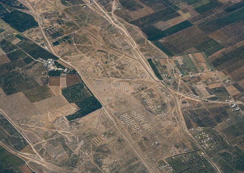 Archive record 269f: overview of the terrain of Bir-Salem (German farm) (3 km east of Nes Ziona), Khirbet Abjar el-Lemun, and the Lidd-Gaza railway, similar to no. 268
