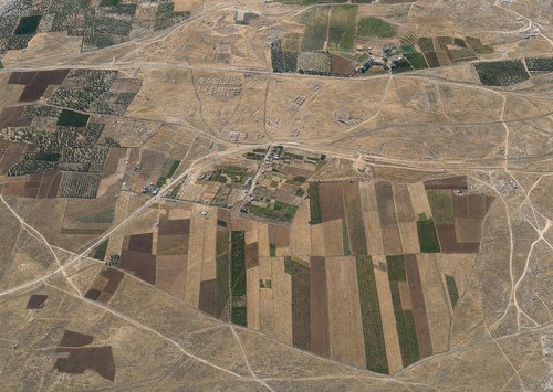 Archive record 269g: overview of the terrain of Bir-Salem (German farm) (3 km east of Nes Ziona), Khirbet Abjar el-Lemun, and the Lidd-Gaza railway, similar to no. 268