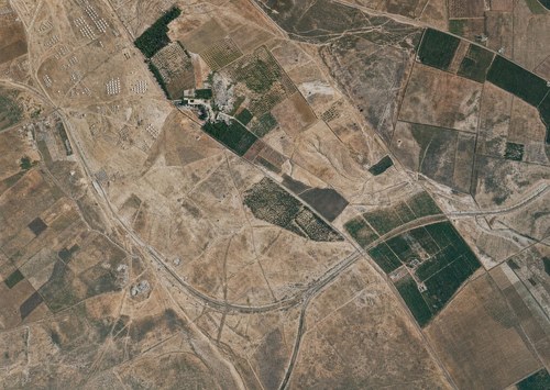 Archive record 269k: overview of the terrain of Bir-Salem (German farm) (3 km east of Nes Ziona), Khirbet Abjar el-Lemun, and the Lidd-Gaza railway, similar to no. 268