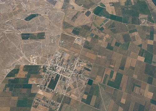 Archive record 283: Rehovot colony, with Khirbet el-Bedd to the north, a pond to the west, and 1.5 km of surrounding terrain to the east