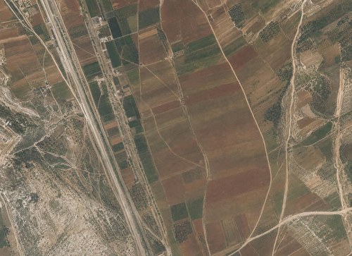 Archive record 369g: overview of the entire terrain north and south of Nebi Junis and the course of Nahr Sukrer