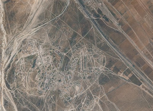 Archive record 369h: overview of the entire terrain north and south of Nebi Junis and the course of Nahr Sukrer