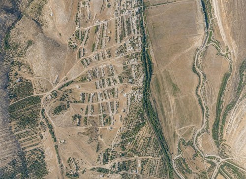 Archive record 400a: terrain west of Barka: Dschisr Esdud, railway and sand dunes