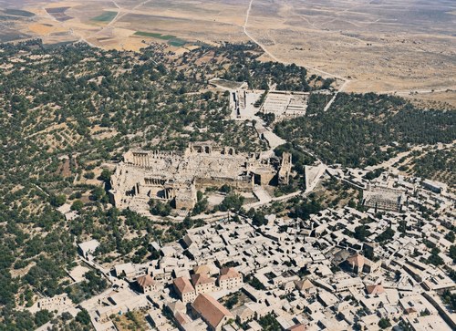 Archive record 511: Baalbek, ruins, part the new city