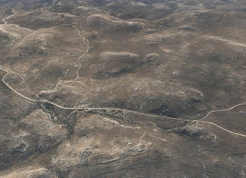 Archive record 640: Southeast of Kalandje (southern continuation of no. 639) with Jerusalem road of Kefr Tas 3 km southward