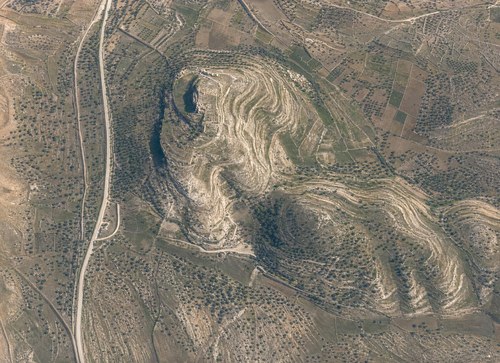 Archive record 648a: The northern road from Jerusalem I (Sho‘fat and Tlel el-Ful). View toward the northeast.