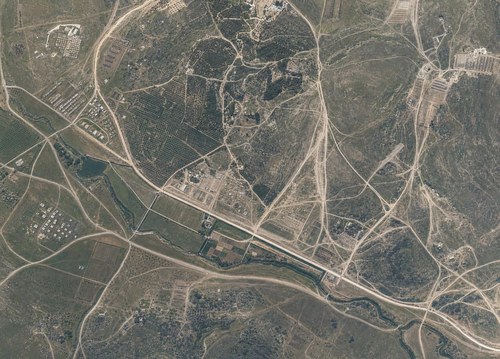 Archive record 725: Amwas-Latrun and surroundings (in chronological order): Latrun, eastern continuation of no. 724z