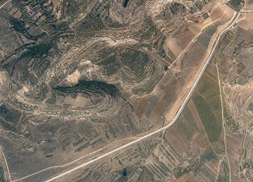 Archive record 731: Road from Latrun to Jerusalem: south of Deir Eijub, Jerusalem road, mountains