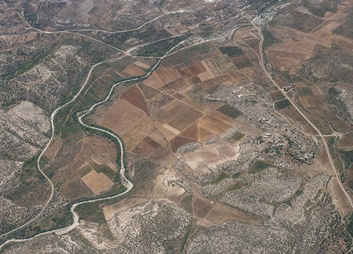 Archive record 762: Railway line from Artuf-Deir Aban to Jerusalem with northern and southern surroundings: Artuf and 2 km of southeastern surroundings, railway line, Wadi Jsmain to Khirbet Marmita