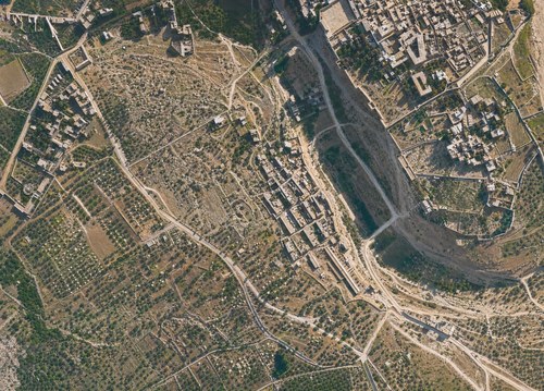 Archive record 797b: C. Jerusalem, partial views of the Old and New City (more or less vertical photographs) with a narrow field of view: western part of the Old City (Church of the Holy Sepulchre, Citadel) and western foreland, Birket es-Sultan, Jewish colonies, Birket Mamilla