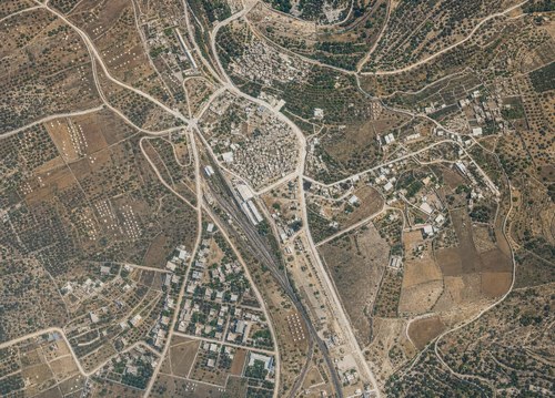 Archive record 804b: C. Jerusalem, partial views of the Old and New City (more or less vertical photographs) with a narrow field of view: Russian Colony, Jaffa road, Birket Mamilla, Ratisbonne School, like no. 803 with southern continuation to the Jewish colony Dschorat el-Innab, Templer Colony, and Jebel Abu Tor ("Hill of Evil Counsel")