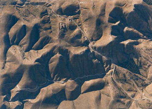 Archive record 861: el-Azarije, Jericho road, Khan Hatrur, Khan el-Meschrab, Deir el-Kelt, Jebel Karantal, etc.: Khan Hatrur and Kalat ed-Damm with surroundings