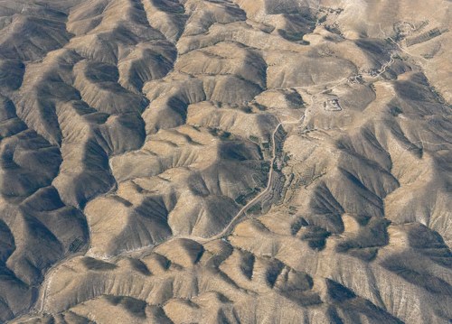 Archive record 863: el-Azarije, Jericho road, Khan Hatrur, Khan el-Meschrab, Deir el-Kelt, Jebel Karantal, etc.: Khan Hatrur and Jericho road to the confluence of the Wadi Ridskhan west of Khan el-Meschrab, part from no. 862