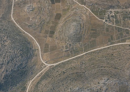 Archive record 949: Northwest of Bet-Feddschar Hebron road and water conduit from the Reservoir to Khan el-Kuschuk, west of the road Khirbet el-Furedis, like no. 947 with southern continuation, road bend near Khan el-Kuschuk, Khirbet Furadis