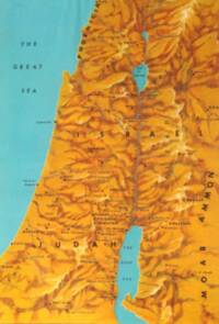 Full-color flat atlas map with manual shaded relief, turquoise water, ochre land, dark settlement dots, and large widely spaced regional names.