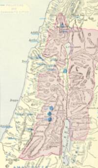 Flat cream land base with manual hachures and shading; pale blue water, pink regional boundary bands, and selected blue city points are visually prominent.