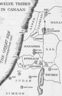 Monochrome black-and-white map with solid tribal boundaries, indexed open-circle place symbols, and dark shore hachuring along the seas.