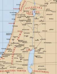 The map uses a flat beige land background, pale blue water, dark blue hydrography, black dashed administrative boundaries, a gray-brown grid, and a hierarchy of black minor settlements versus red major cities and red province labels.